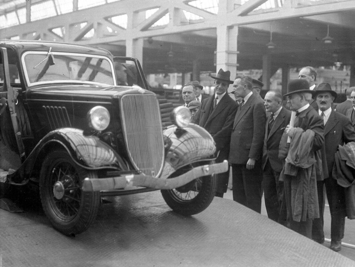 Then president Éamon de Valera visiting the Cork Ford factory in 1936. Irish Examiner Archive Then president Éamon de Valera visiting the Cork Ford factory in 1936. Irish Examiner Archive
