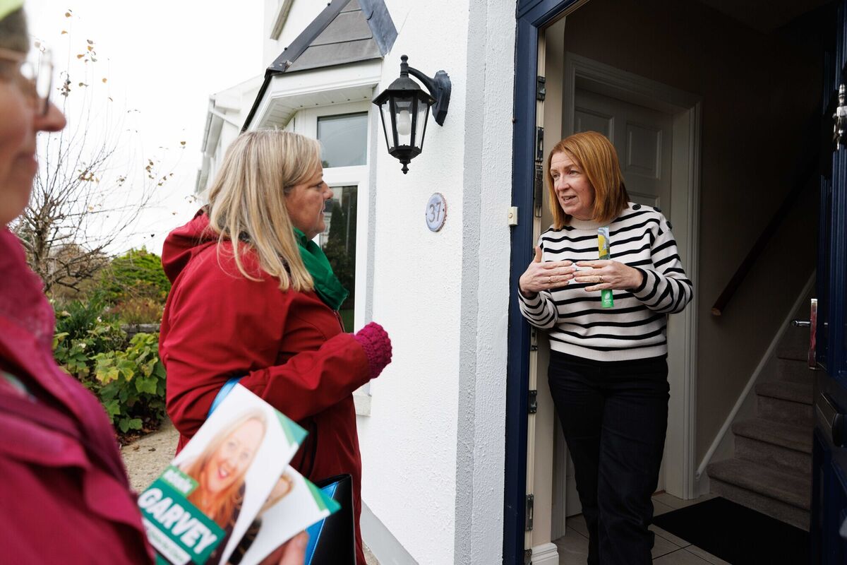 The Green Party's Róisín Garvey speaking with Siobhan King in Ennis who raised the lack of affordable housing being built in the area. Picture: Eamon Ward The Green Party's Róisín Garvey speaking with Siobhan King in Ennis who raised the lack of affordable housing being built in the area. Picture: Eamon Ward