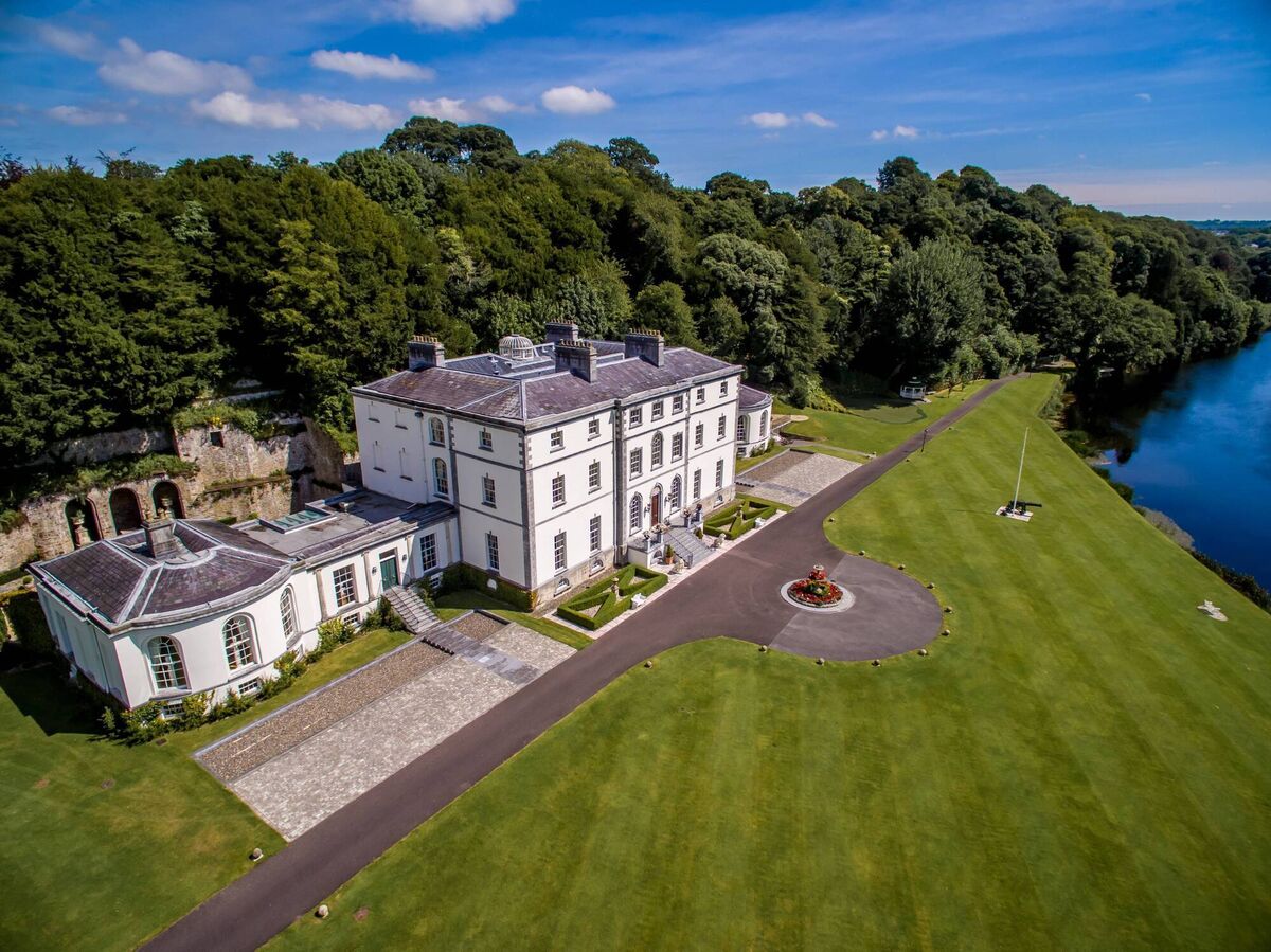 Castlehyde mansion, located just outside Fermoy and overlooking the Blackwater River. Castlehyde mansion, located just outside Fermoy and overlooking the Blackwater River.